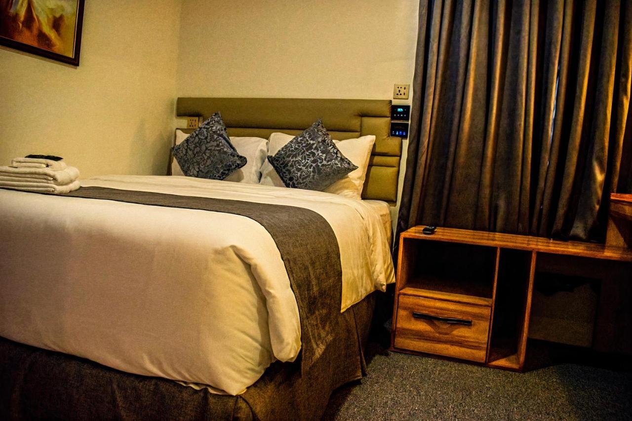 Sempre Premier Inn - Mactan Airport Hotel Đảo Mactan Ngoại thất bức ảnh