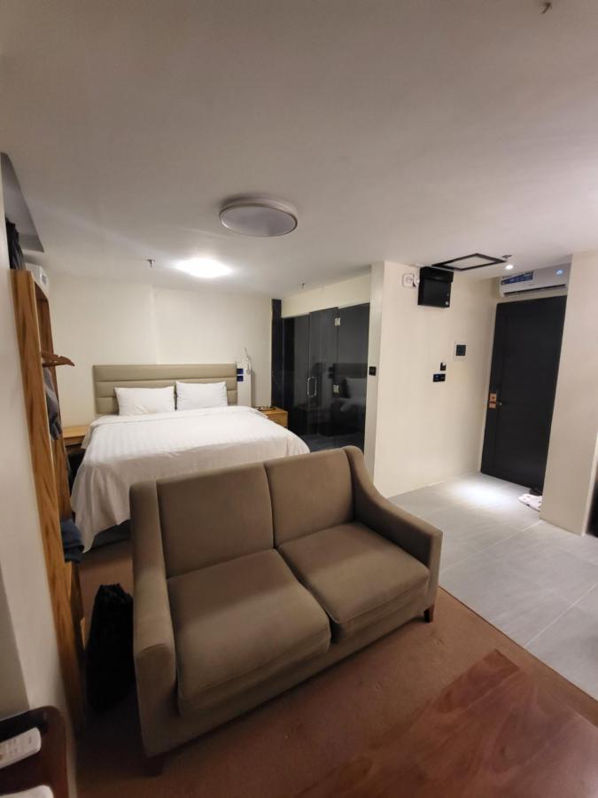 Sempre Premier Inn - Mactan Airport Hotel Đảo Mactan Ngoại thất bức ảnh